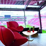 The Curve Bayarena 4*
