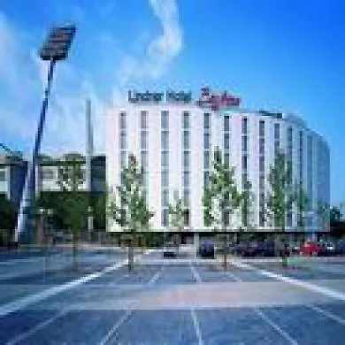 Szálloda The Curve Bayarena 4*