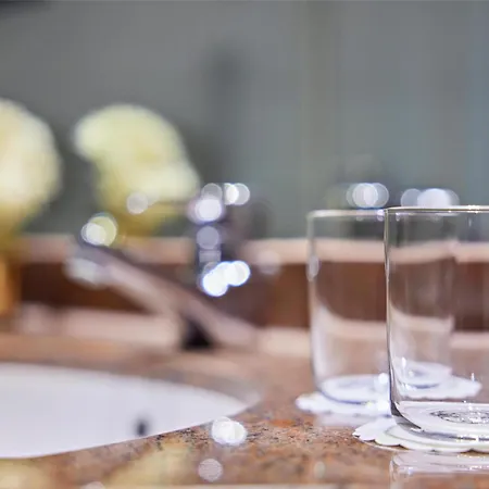 ホテル The Curve Bayarena レバークーゼン