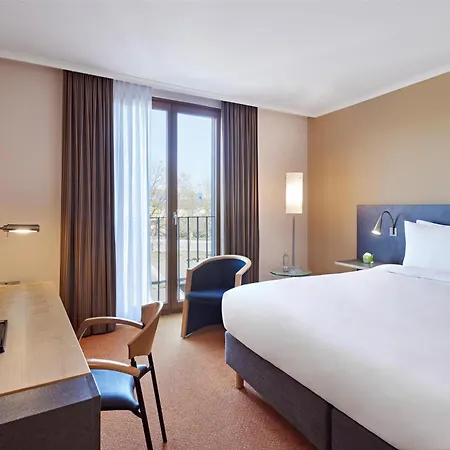 فندق The Curve Bayarena ليفركوزن