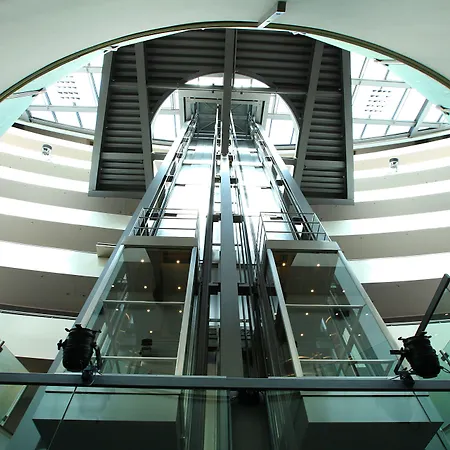 The Curve Bayarena 4*