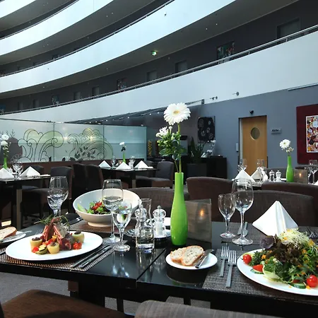 فندق The Curve Bayarena ليفركوزن