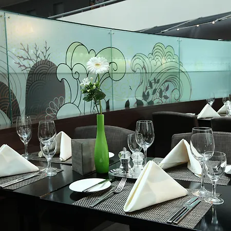 The Curve Bayarena فندق ليفركوزن