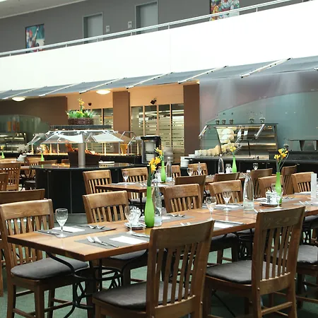 ホテル The Curve Bayarena 4*