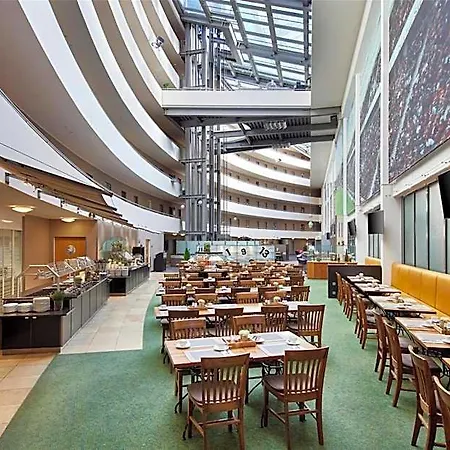 Ξενοδοχείο The Curve Bayarena 4*