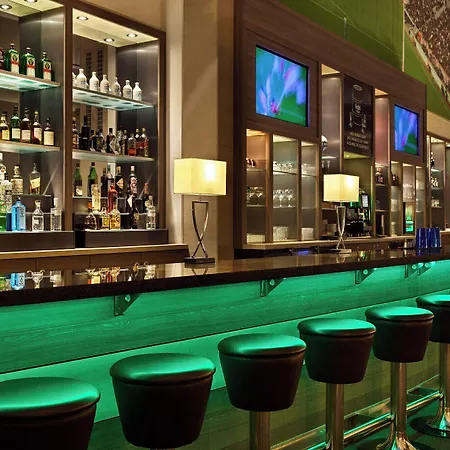 The Curve Bayarena فندق ليفركوزن