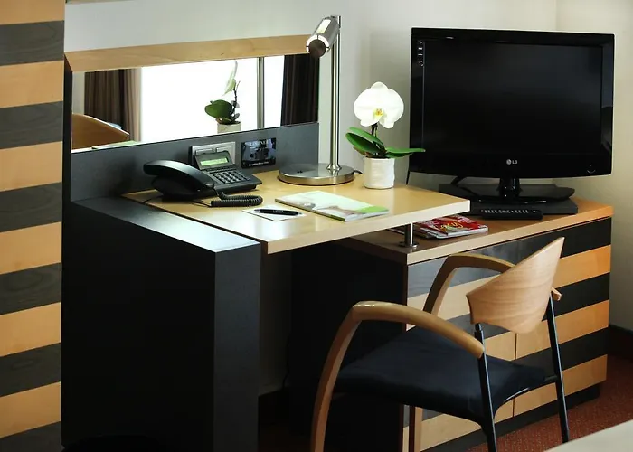 The Curve Bayarena Szálloda 4*