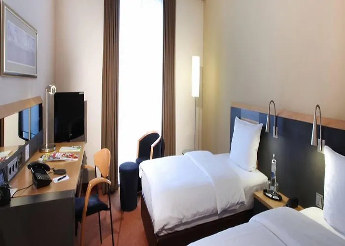 The Curve Bayarena Ξενοδοχείο