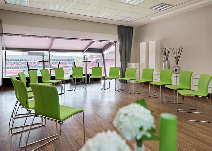 The Curve Bayarena 4* Λεβερκούζεν