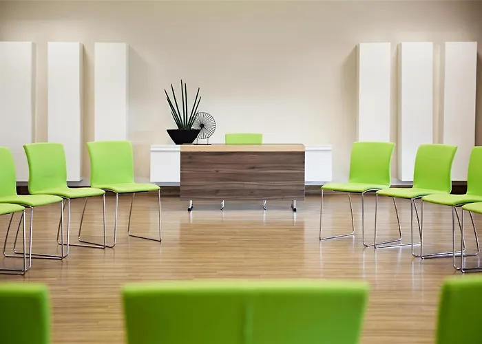 The Curve Bayarena 4*