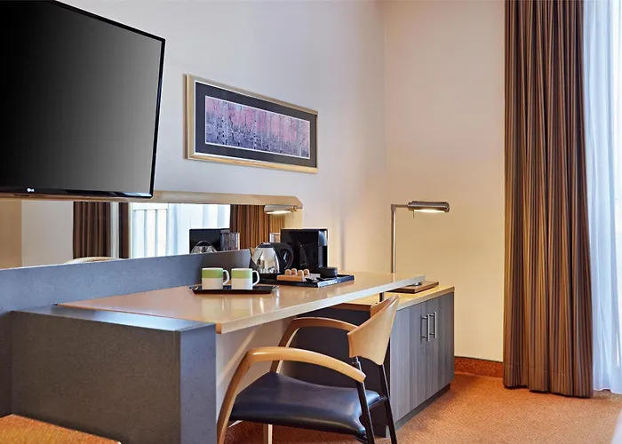 The Curve Bayarena Hotel